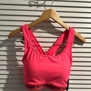 NWT Under Armour Cross Strap Sports Bra with medium support. Size 1X